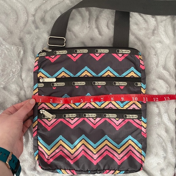 NWOT LeSportsac Classic Kylie crossbody - Picture 7 of 10